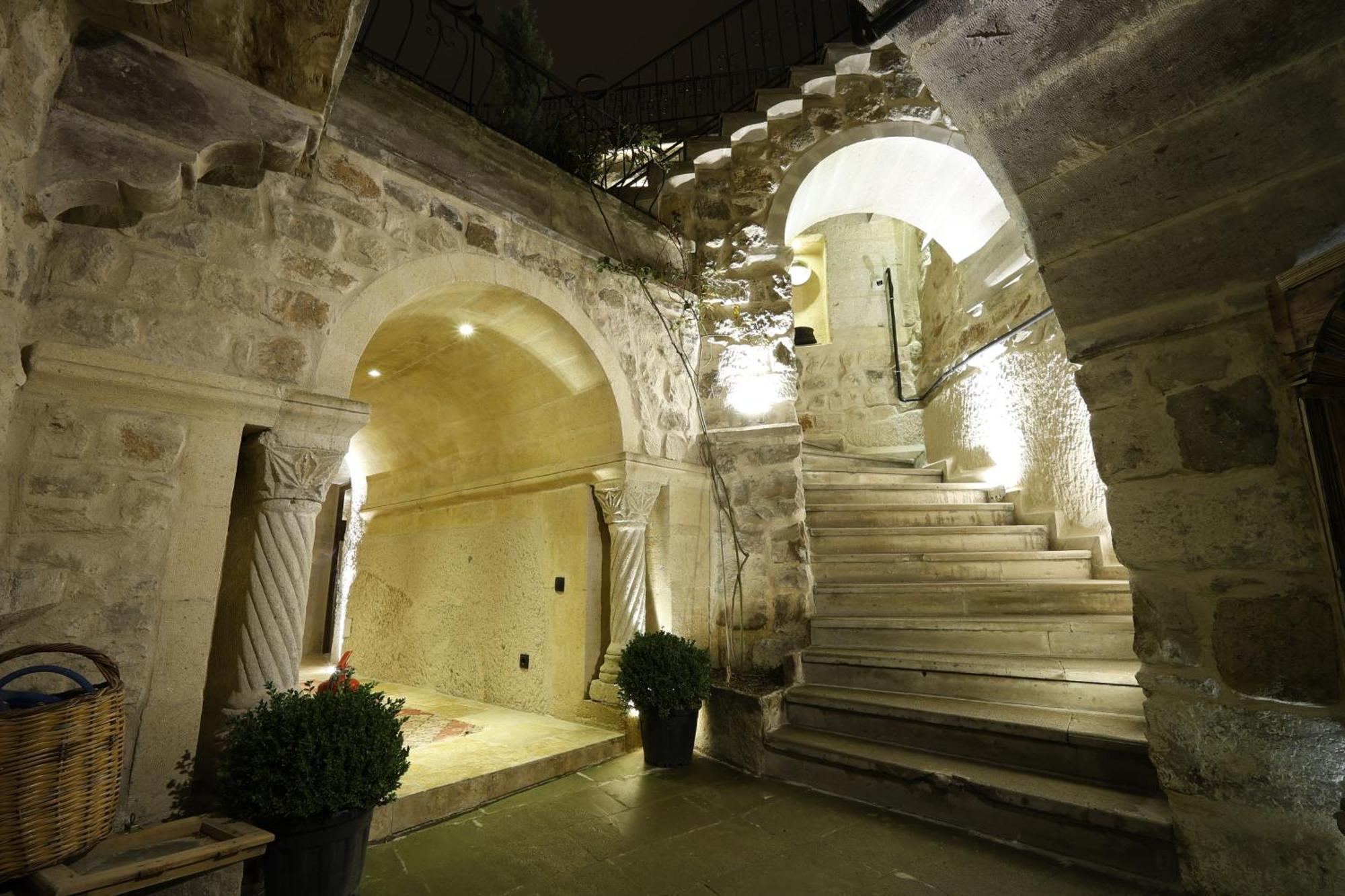 Ages In Cappadocia Hotel Uchisar Exterior photo